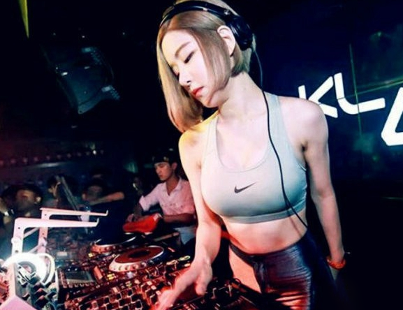 DJ Soda黄素熙上脚AJ有哪些 DJ Soda上脚的鞋款盘点 DJ Soda黄素熙上脚AJ有哪些 DJ Soda上脚的鞋款盘点